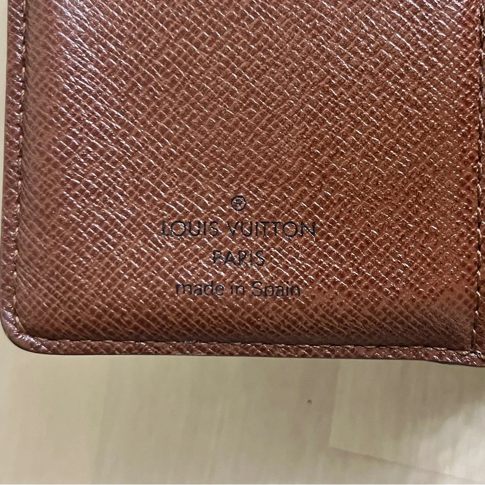 LOUIS VUITTON Kiss-Lock Monogram Canvas Leather Bifold Wallet